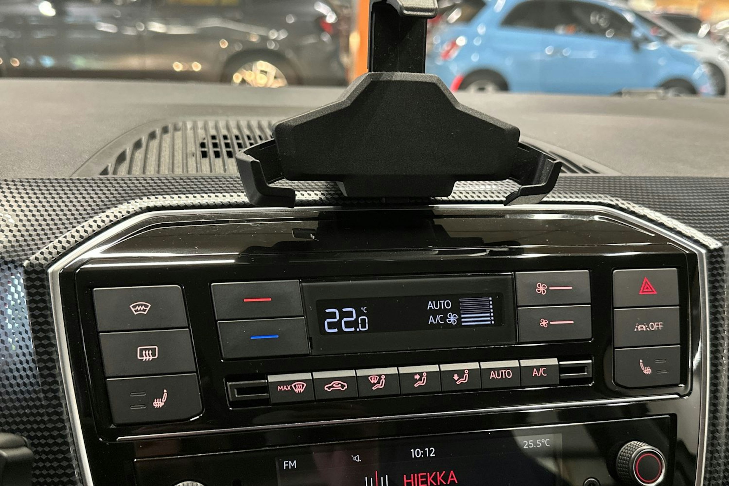 harmaa Volkswagen up! 2020 kuva 18.