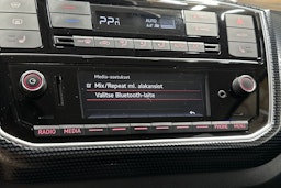 harmaa Volkswagen up! 2020 kuva 21.