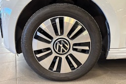 valkoinen Volkswagen up! 2020 kuva 13.
