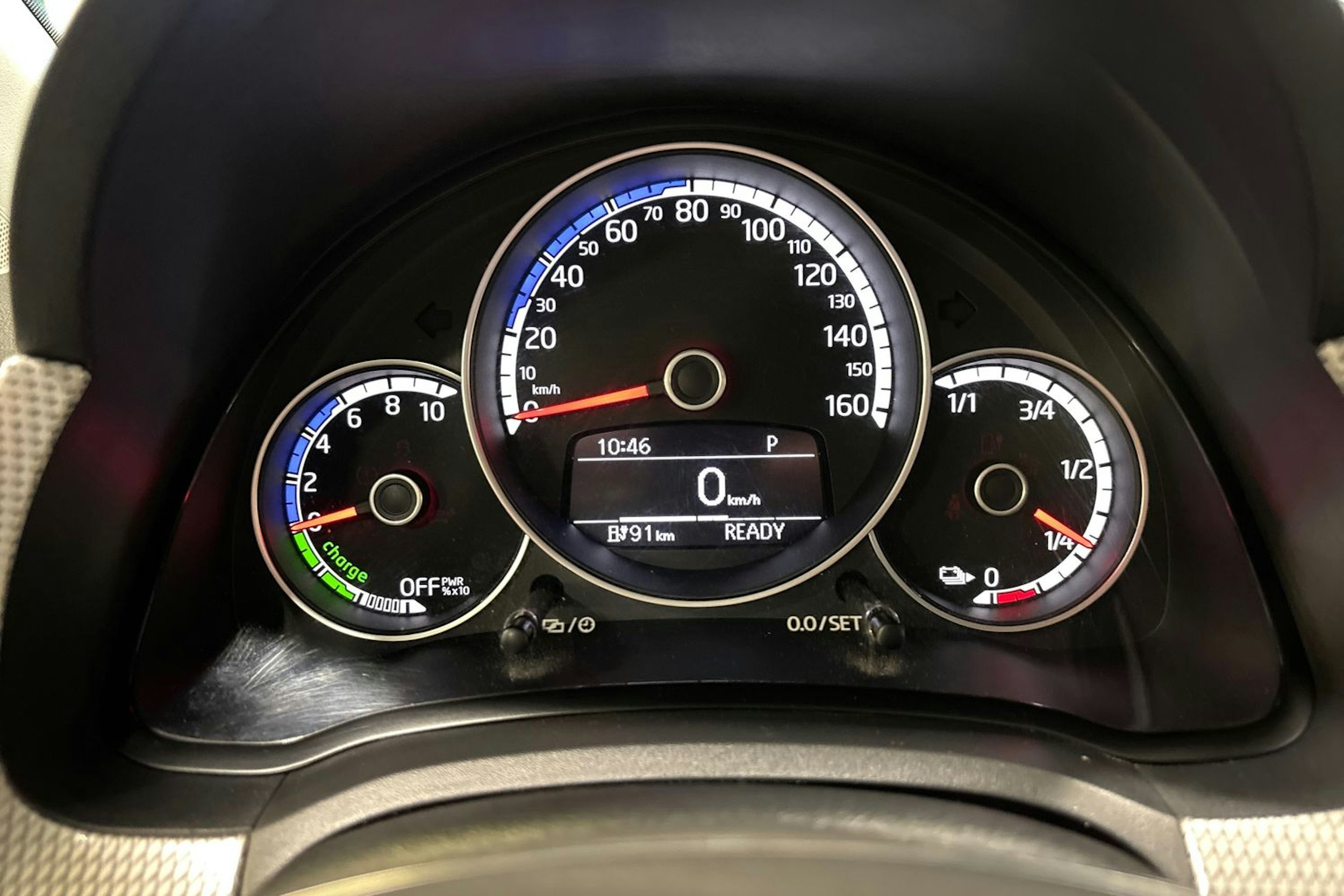 valkoinen Volkswagen up! 2020 kuva 15.