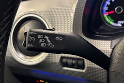 valkoinen Volkswagen up! 2020 kuva 18.