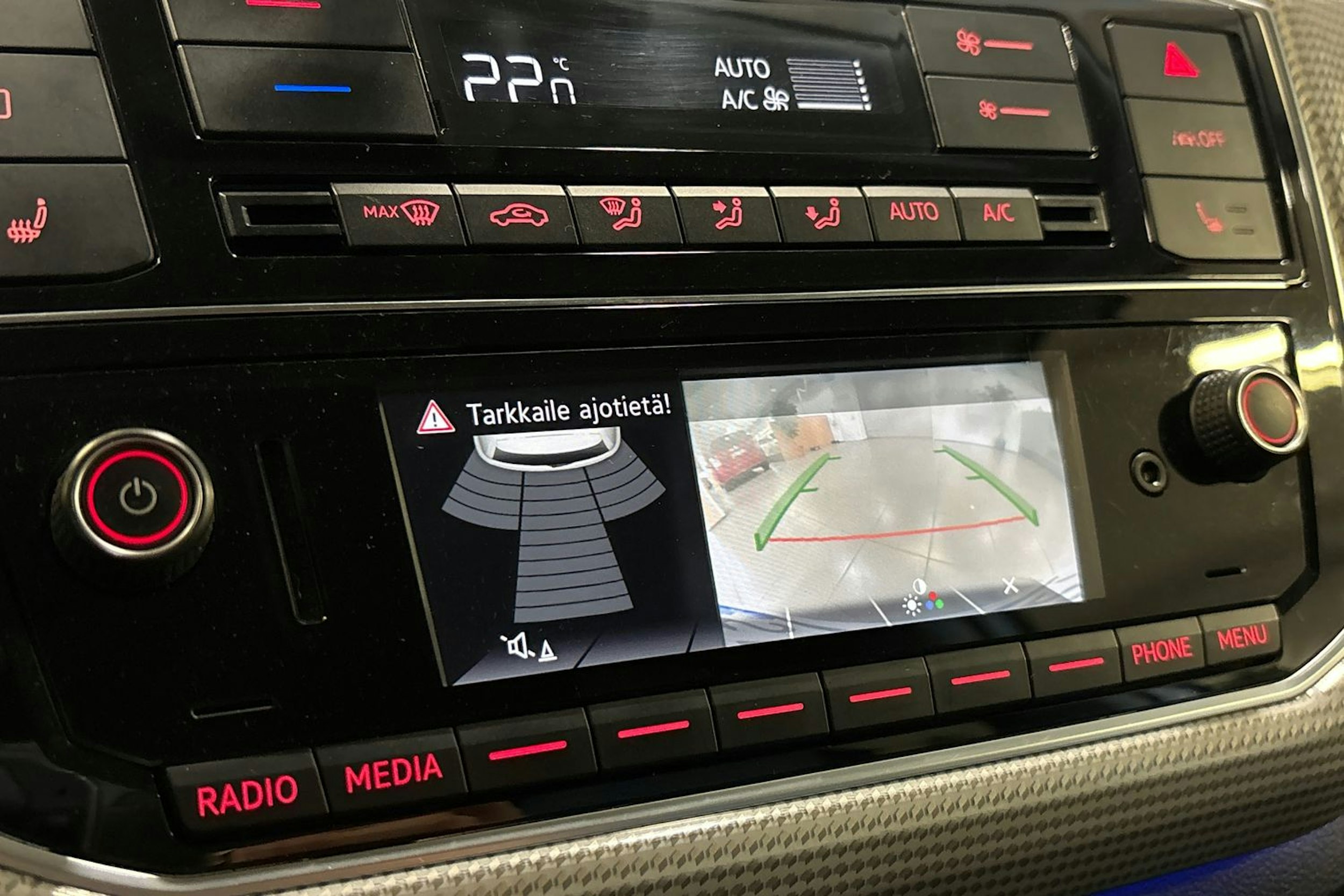 valkoinen Volkswagen up! 2020 kuva 20.