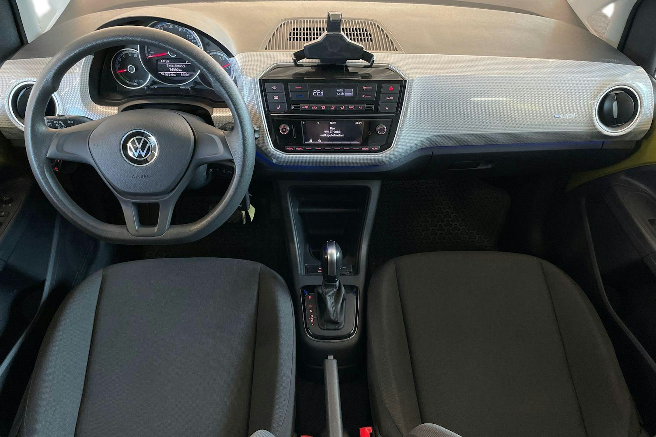Keltainen Volkswagen up! 2020 kuva 9.