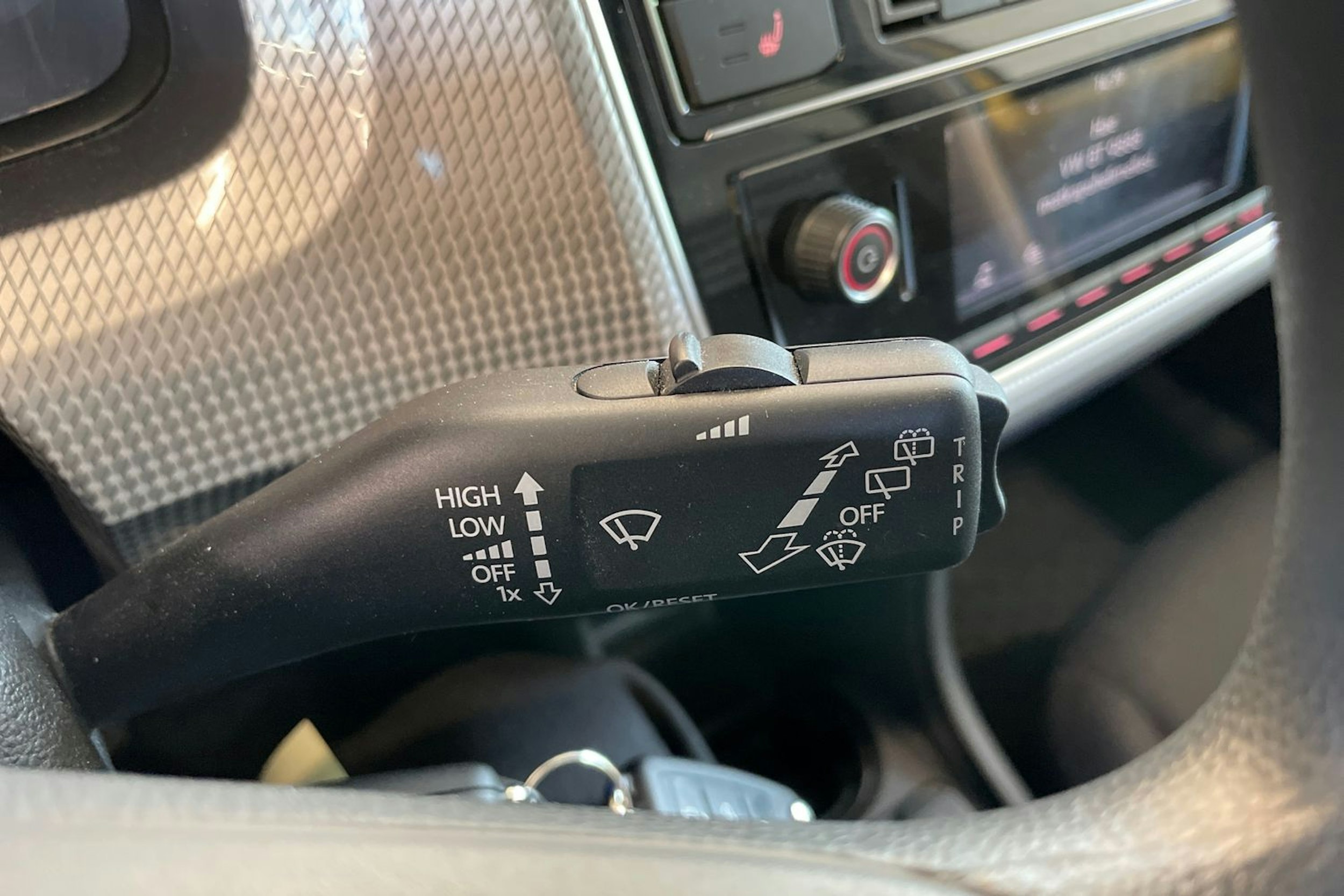 Keltainen Volkswagen up! 2020 kuva 18.