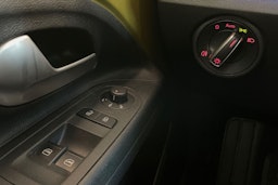 Keltainen Volkswagen up! 2020 kuva 19.