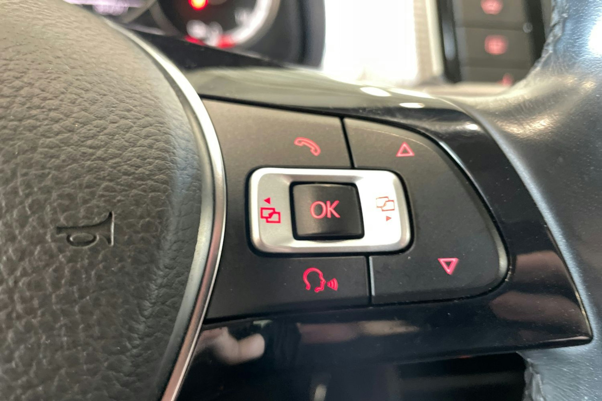 musta Volkswagen up! 2020 kuva 16.