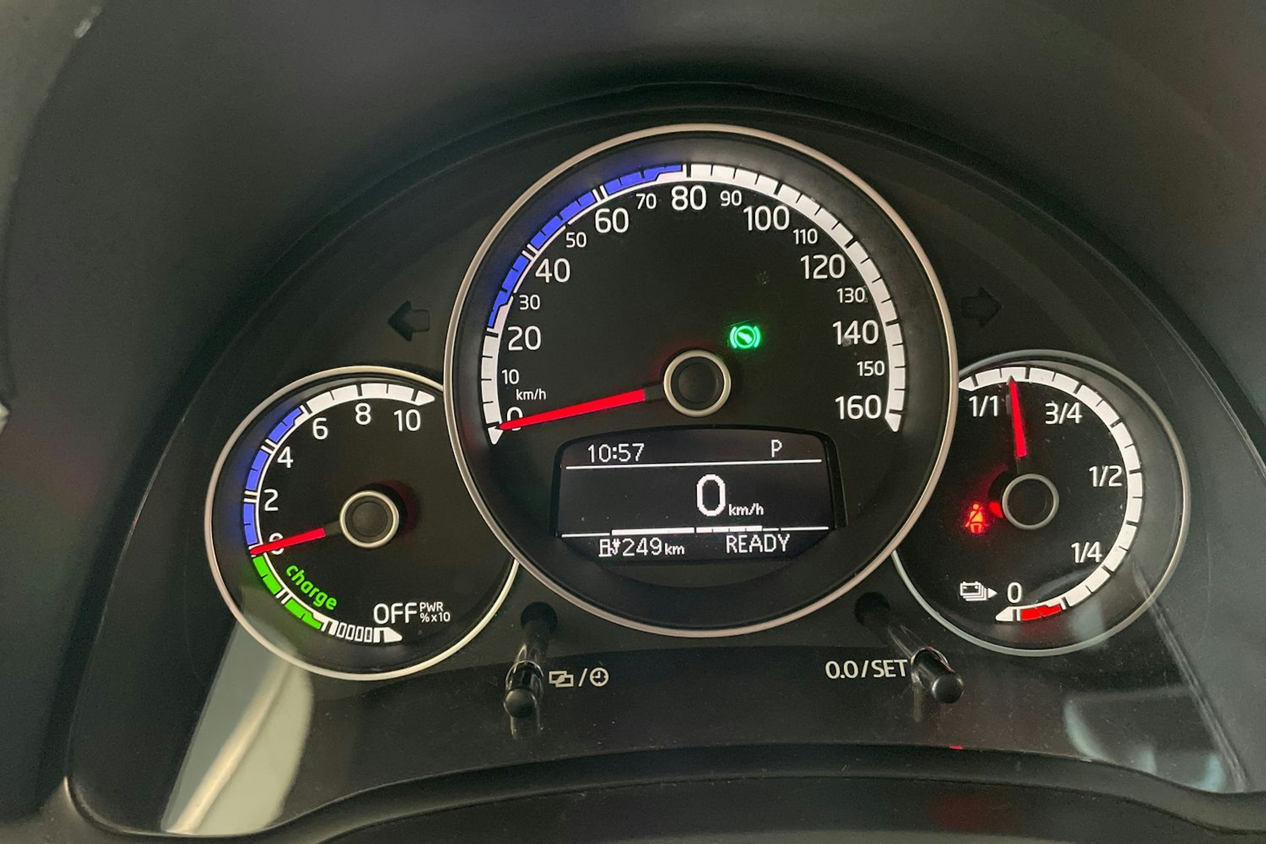 musta Volkswagen up! 2020 kuva 18.