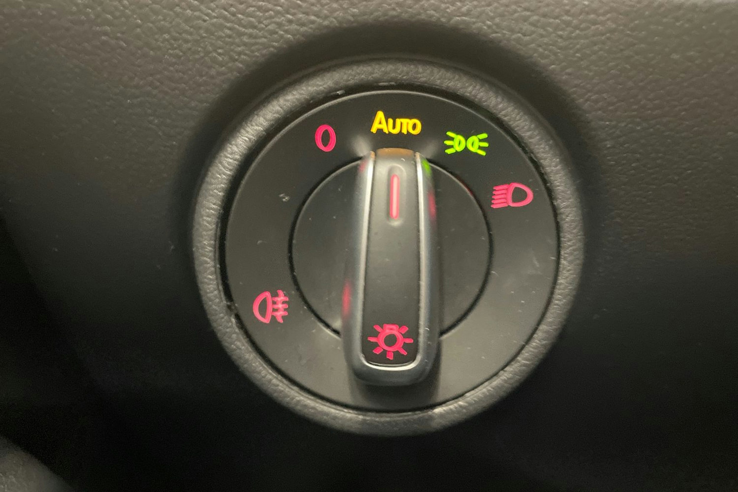 musta Volkswagen up! 2020 kuva 20.
