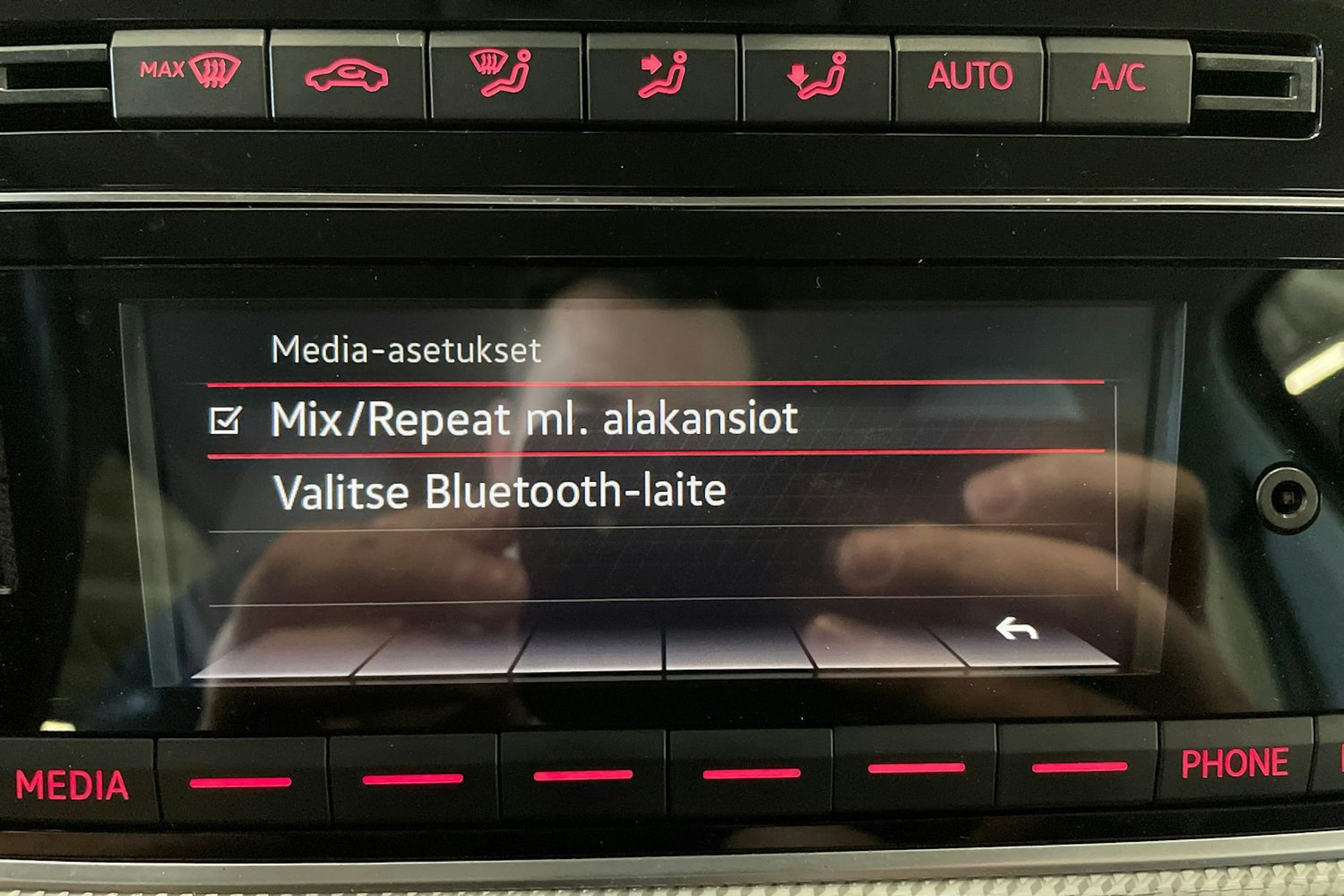 musta Volkswagen up! 2020 kuva 23.