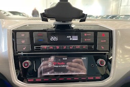 musta Volkswagen up! 2020 kuva 26.