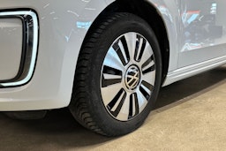 Valkoinen Volkswagen up! 2021 kuva 11.