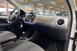 Valkoinen Volkswagen up! 2021 kuva 14.