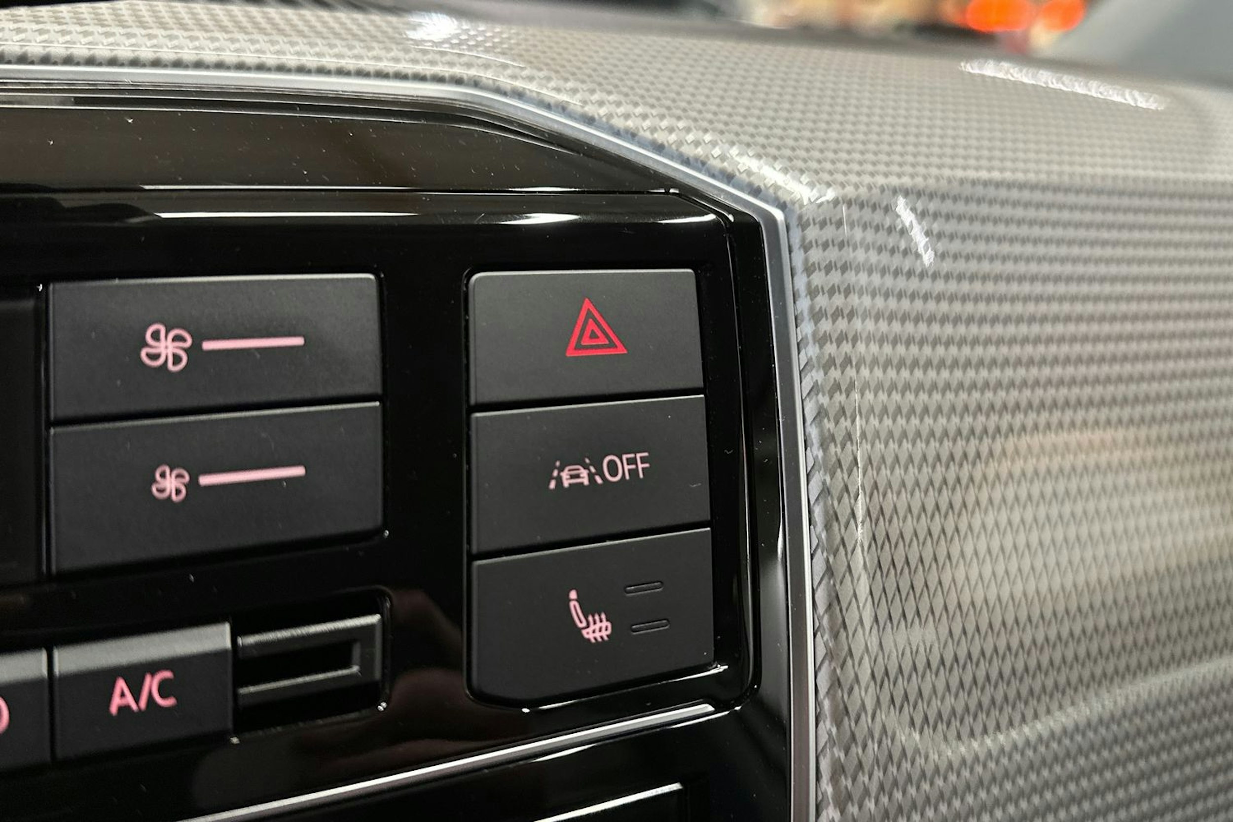 Valkoinen Volkswagen up! 2021 kuva 19.