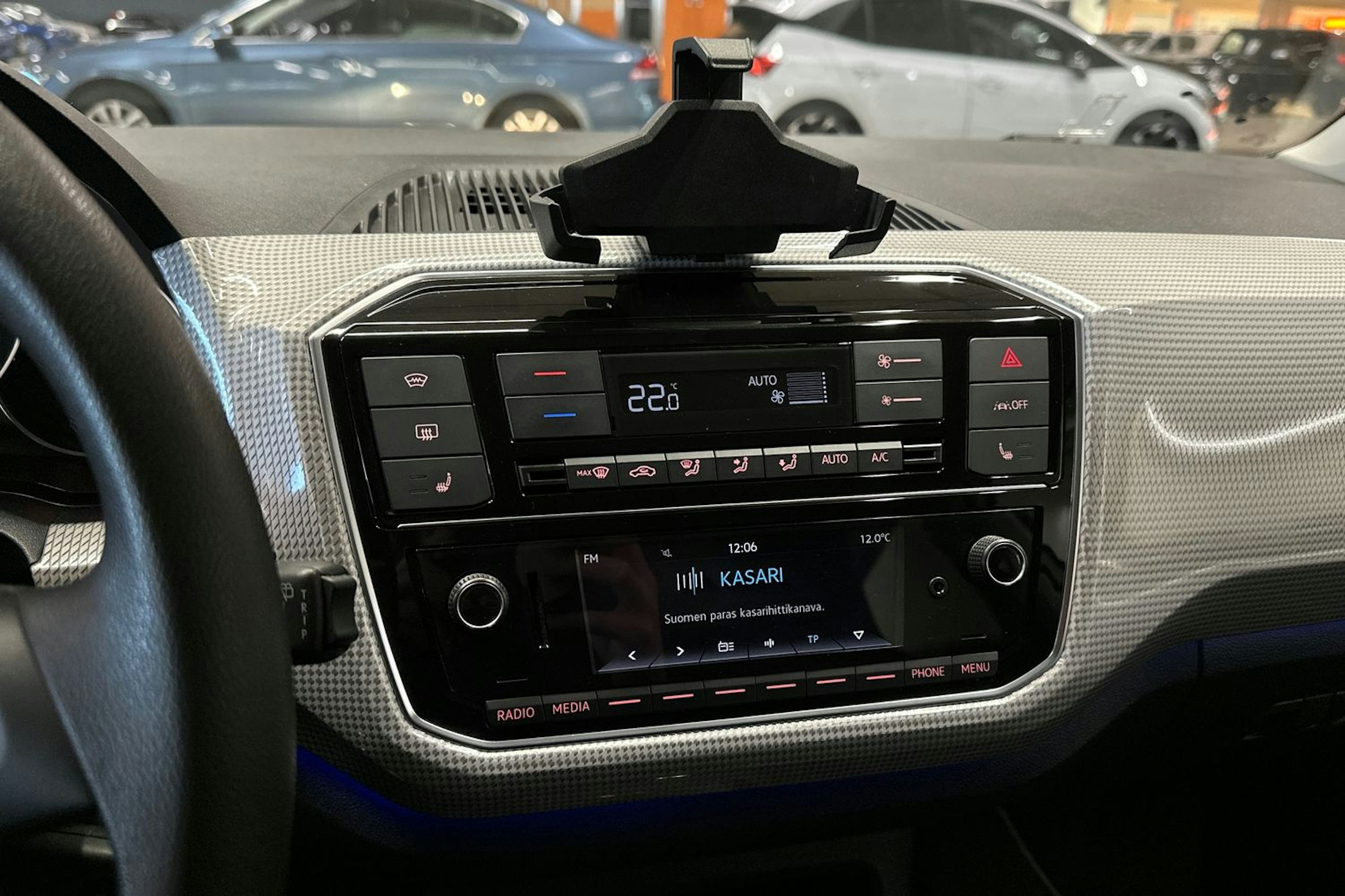Valkoinen Volkswagen up! 2021 kuva 20.