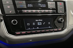 Valkoinen Volkswagen up! 2021 kuva 21.