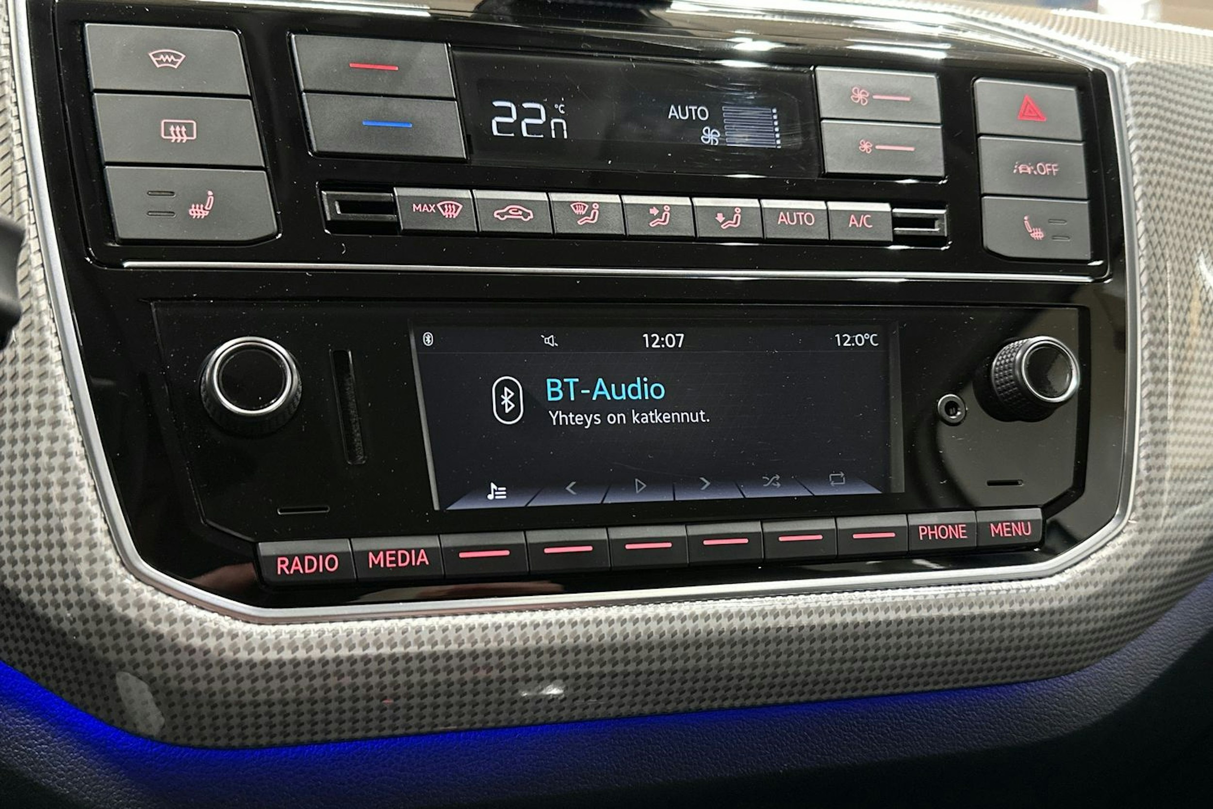 Valkoinen Volkswagen up! 2021 kuva 22.