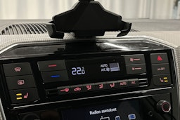 valkoinen Volkswagen up! 2021 kuva 17.