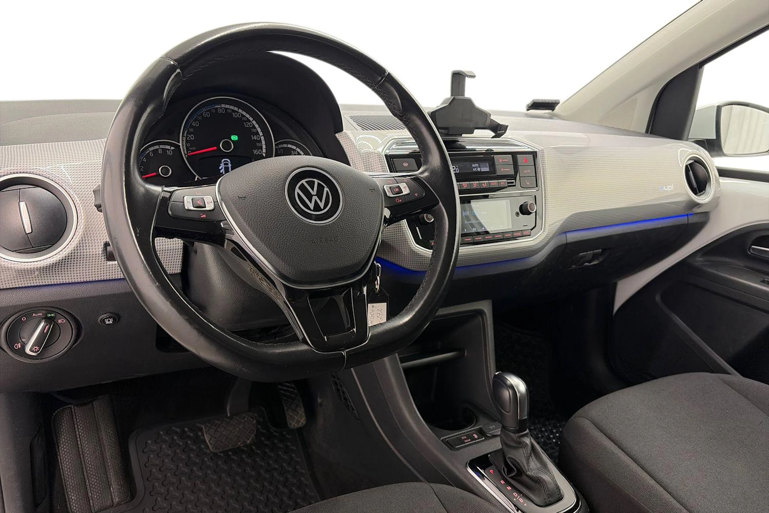 valkoinen Volkswagen up! 2021 kuva 8.