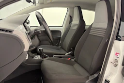 valkoinen Volkswagen up! 2021 kuva 17.