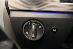 valkoinen Volkswagen up! 2021 kuva 25.