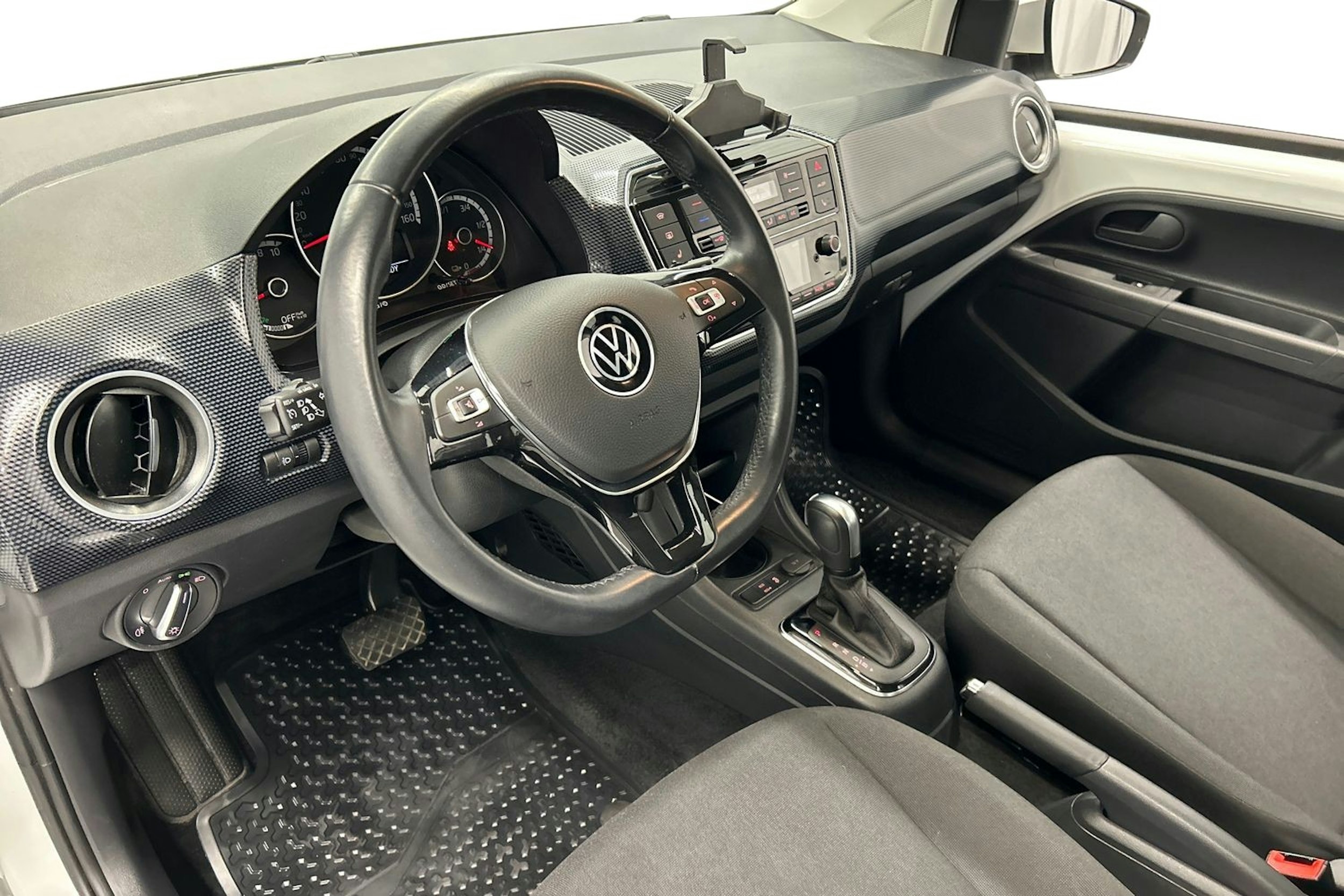 valkoinen Volkswagen up! 2021 kuva 7.