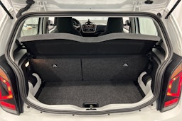 valkoinen Volkswagen up! 2021 kuva 14.