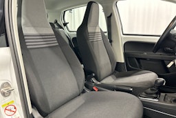 valkoinen Volkswagen up! 2021 kuva 18.