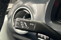 valkoinen Volkswagen up! 2021 kuva 21.