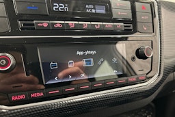 valkoinen Volkswagen up! 2021 kuva 25.