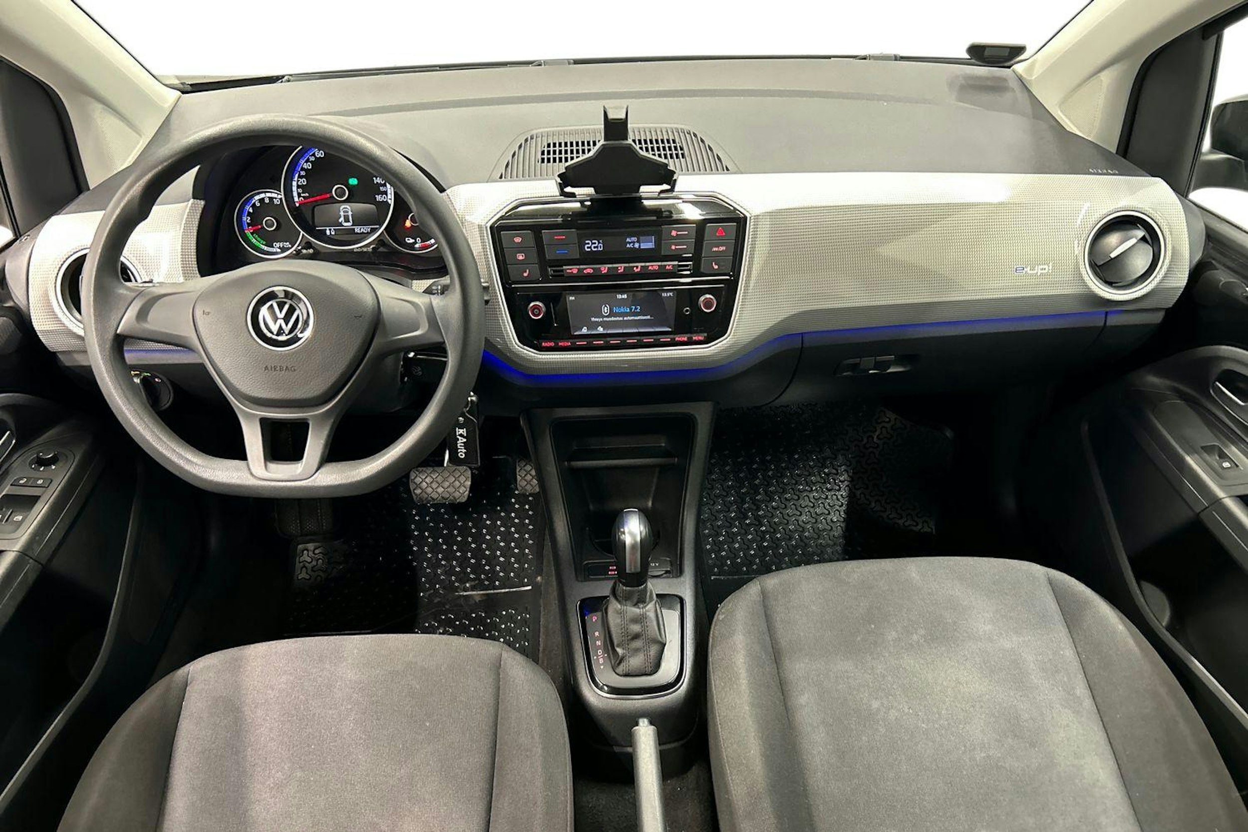 musta Volkswagen up! 2021 kuva 9.