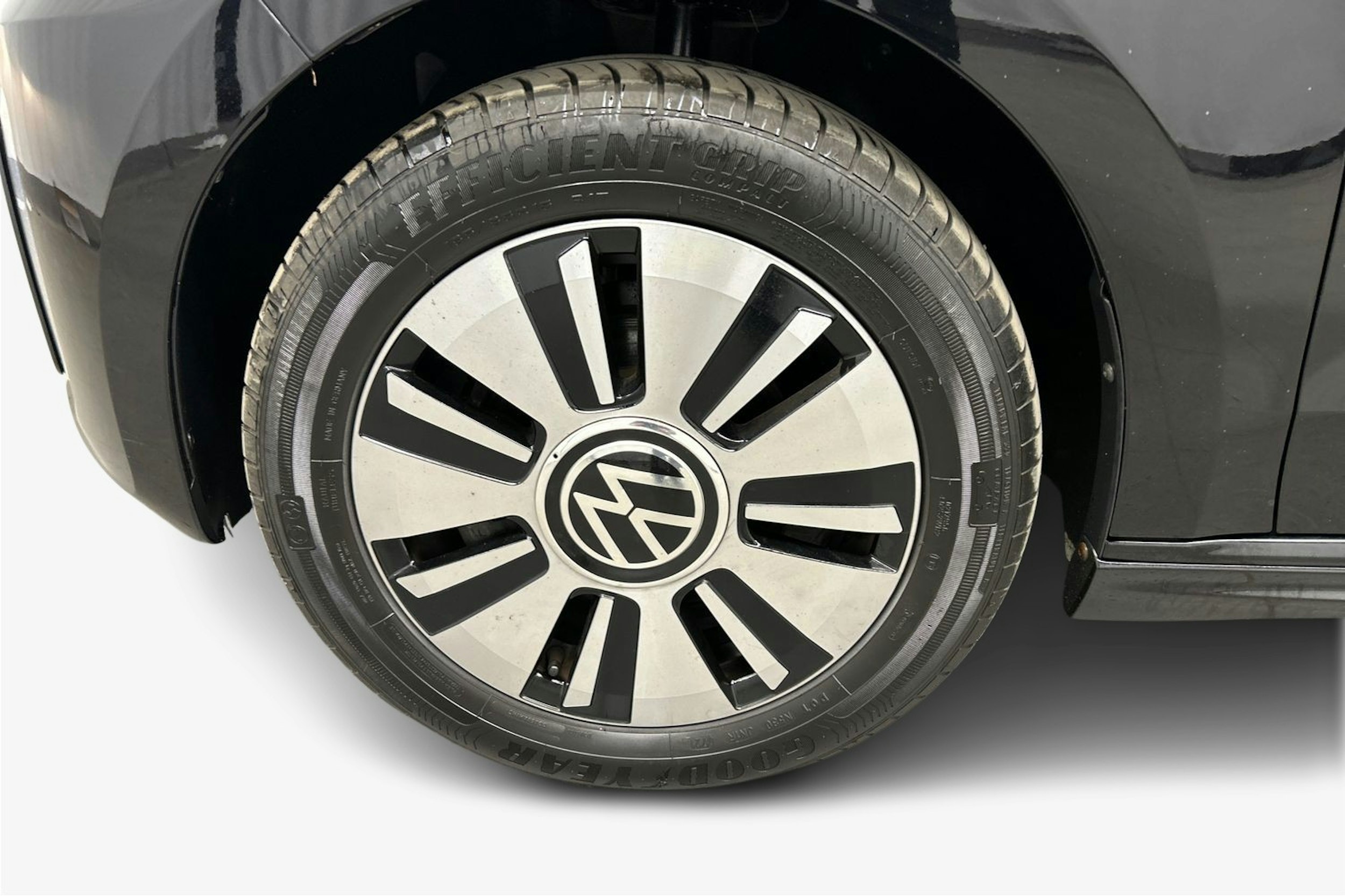 musta Volkswagen up! 2021 kuva 11.