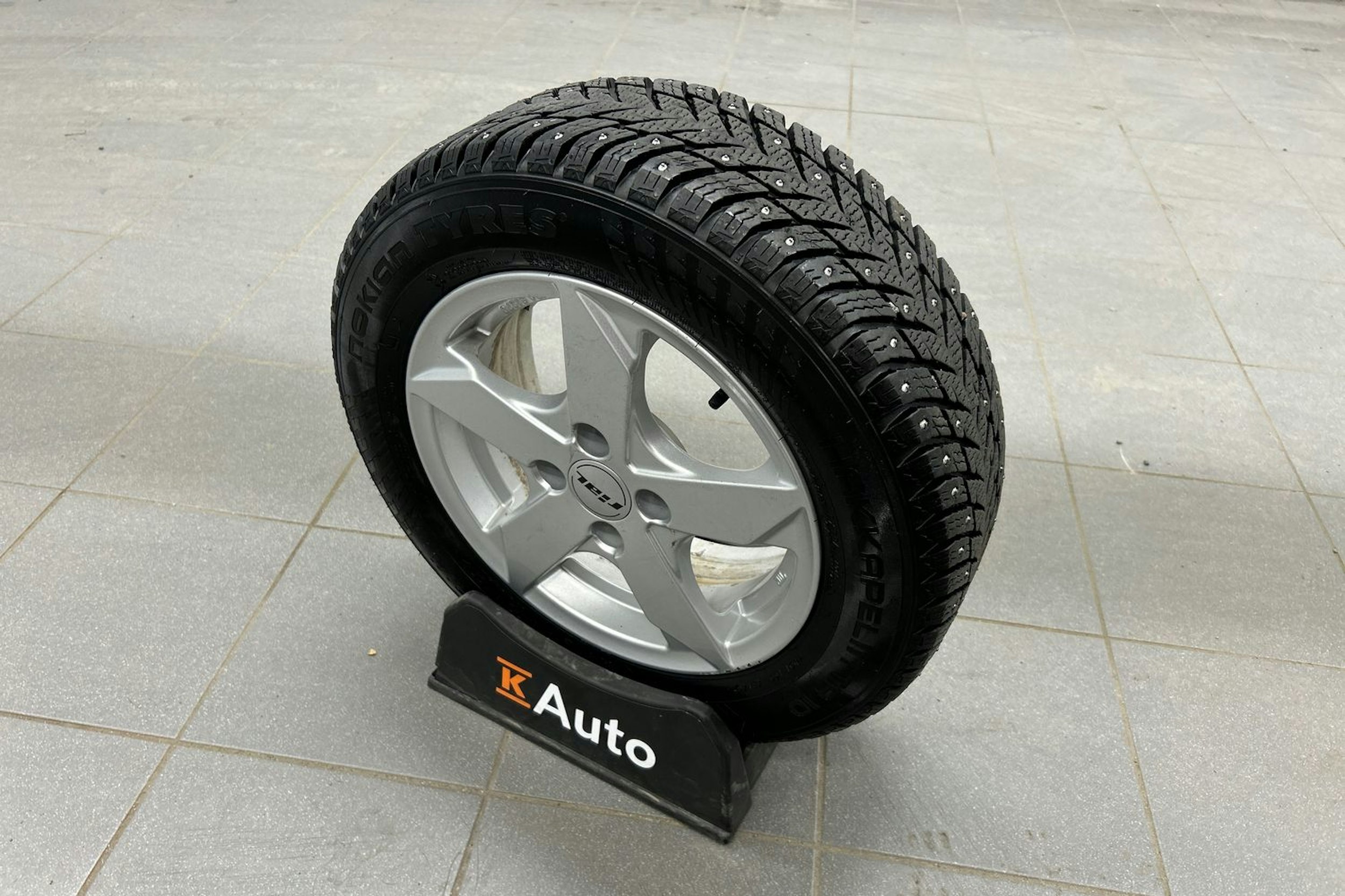 musta Volkswagen up! 2021 kuva 17.