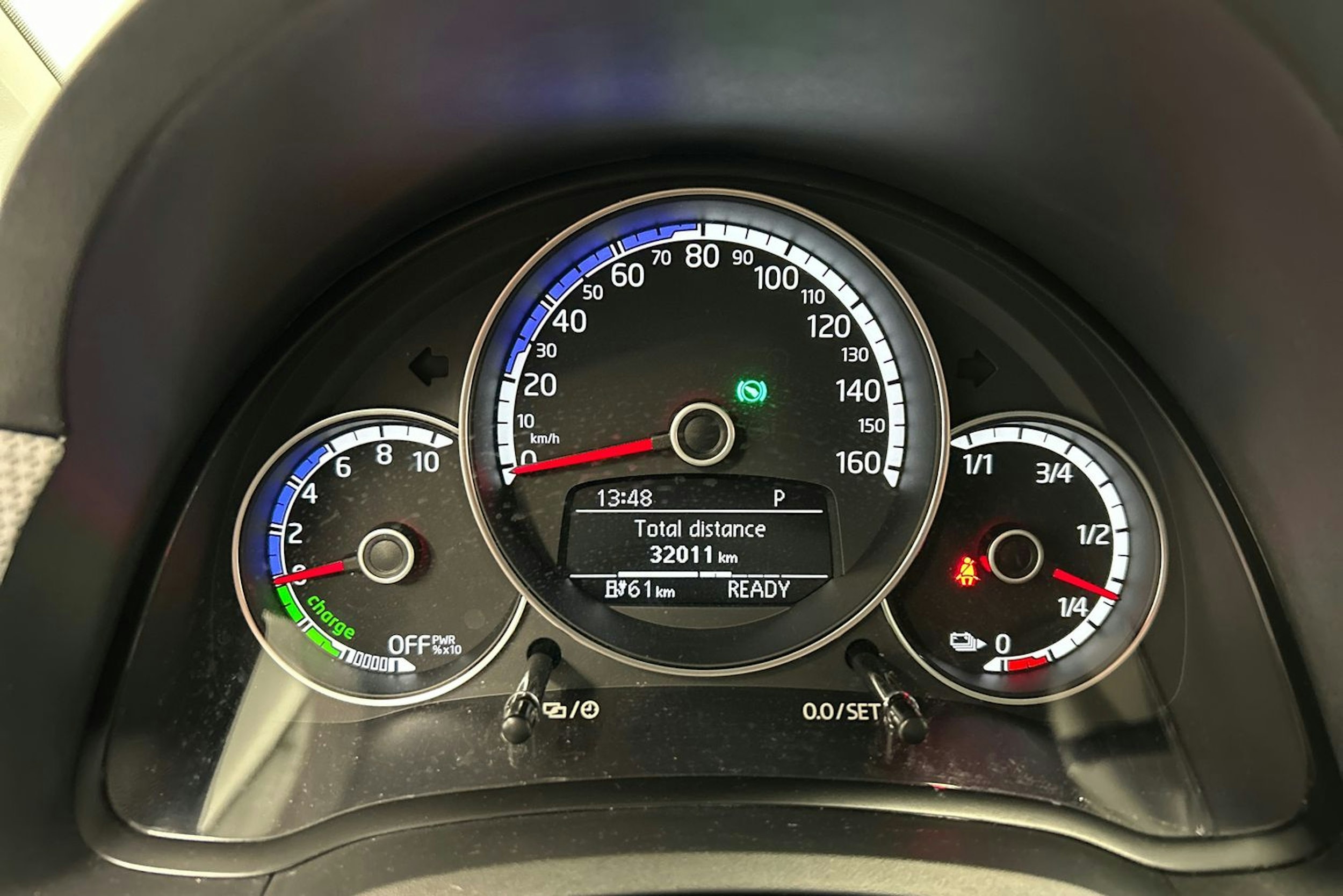 musta Volkswagen up! 2021 kuva 18.