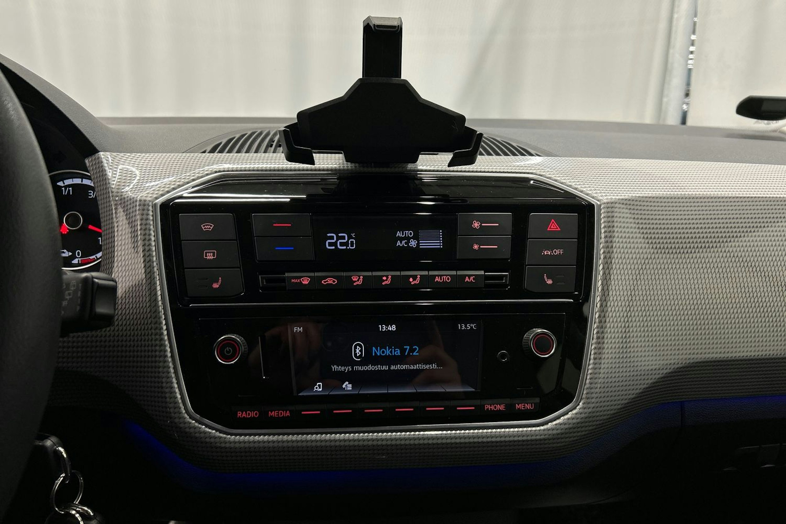 musta Volkswagen up! 2021 kuva 20.