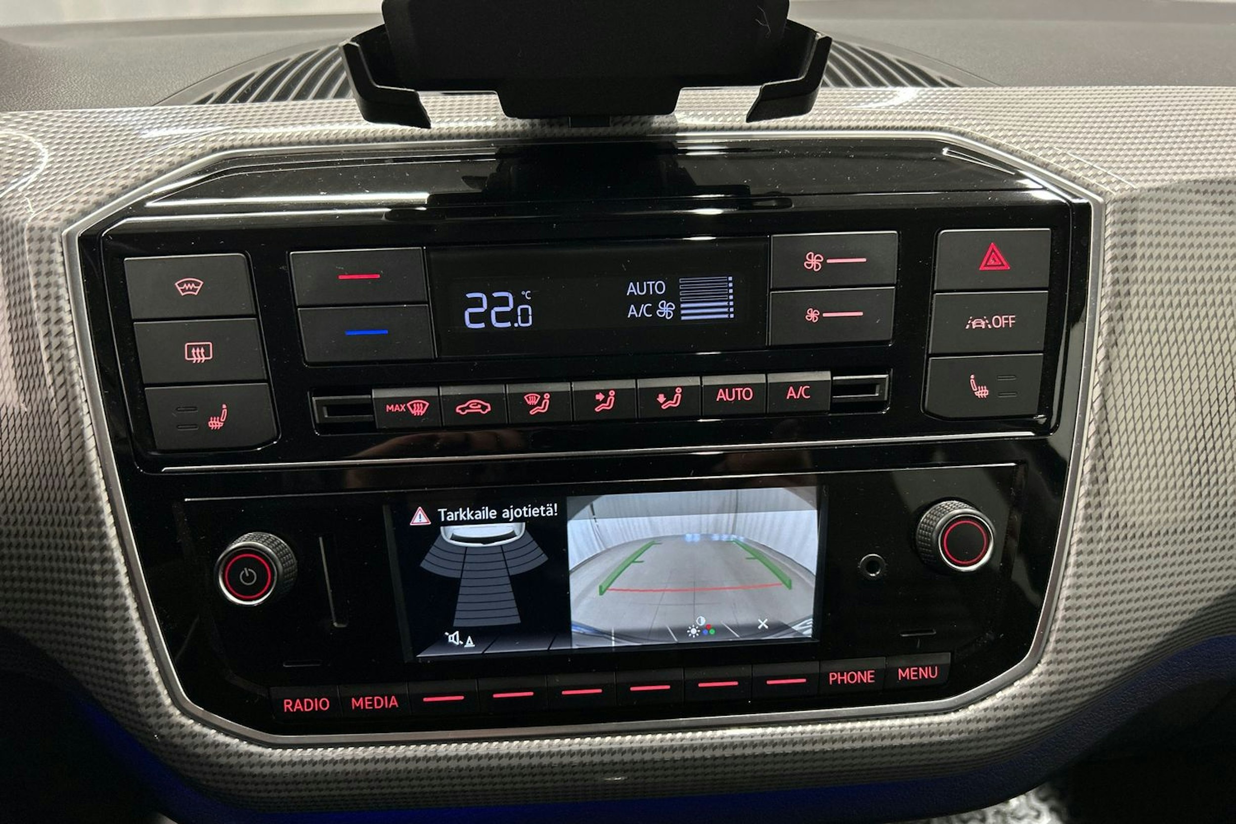 musta Volkswagen up! 2021 kuva 22.