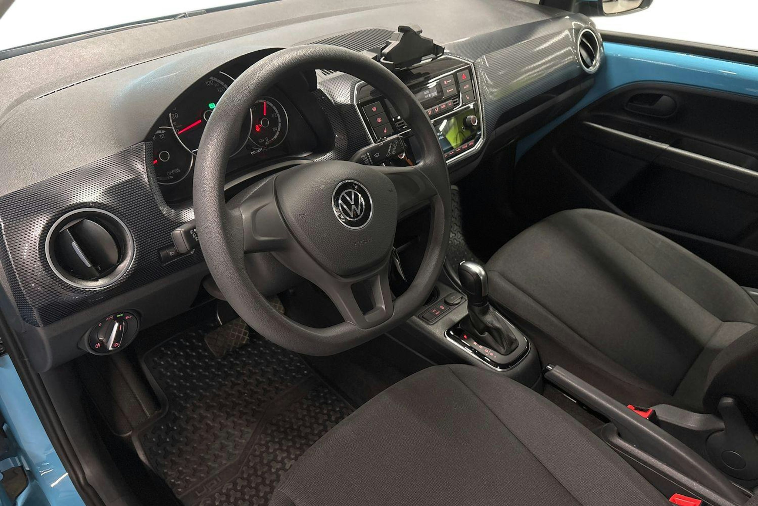 musta Volkswagen up! 2021 kuva 3.
