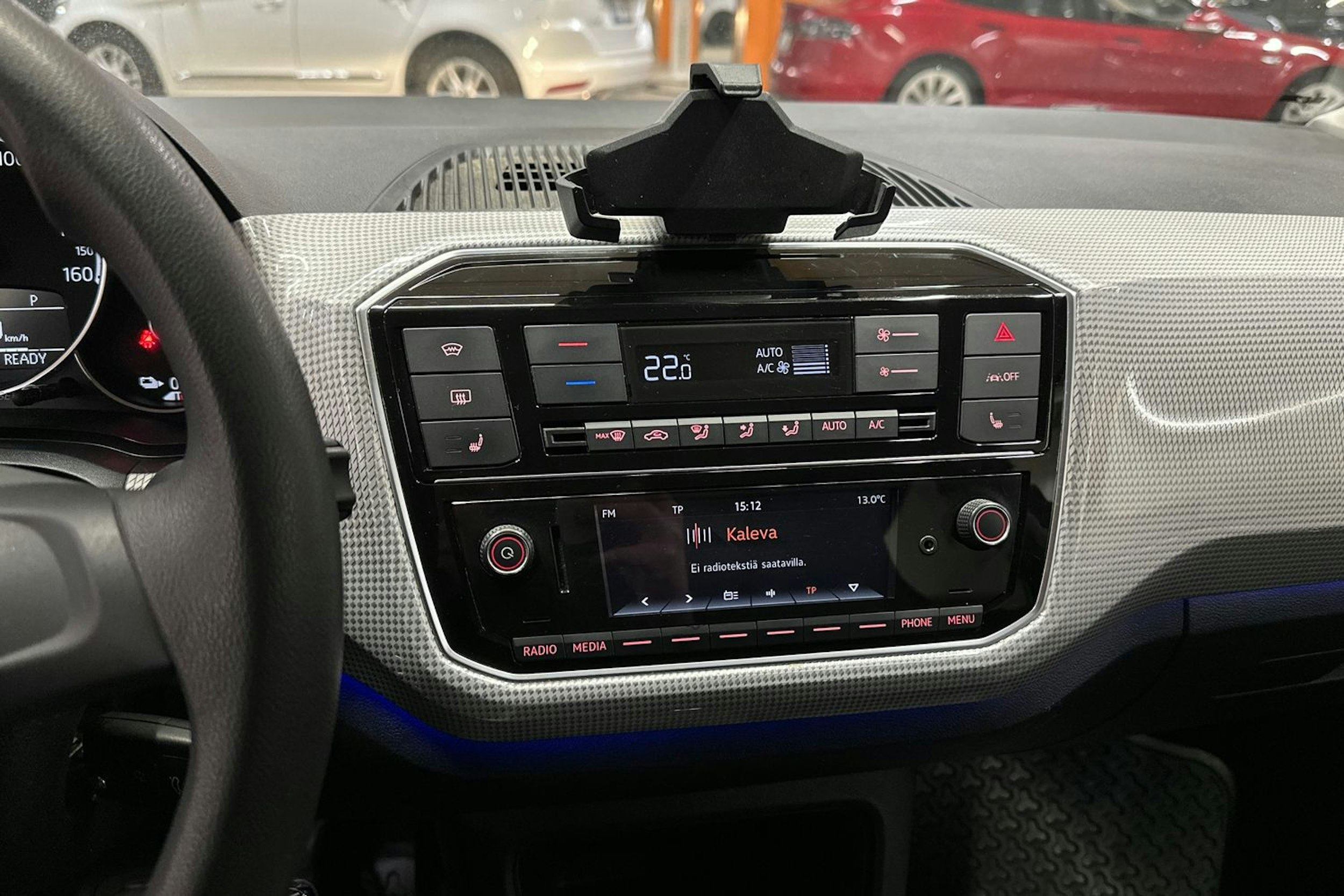 punainen Volkswagen up! 2021 kuva 15.