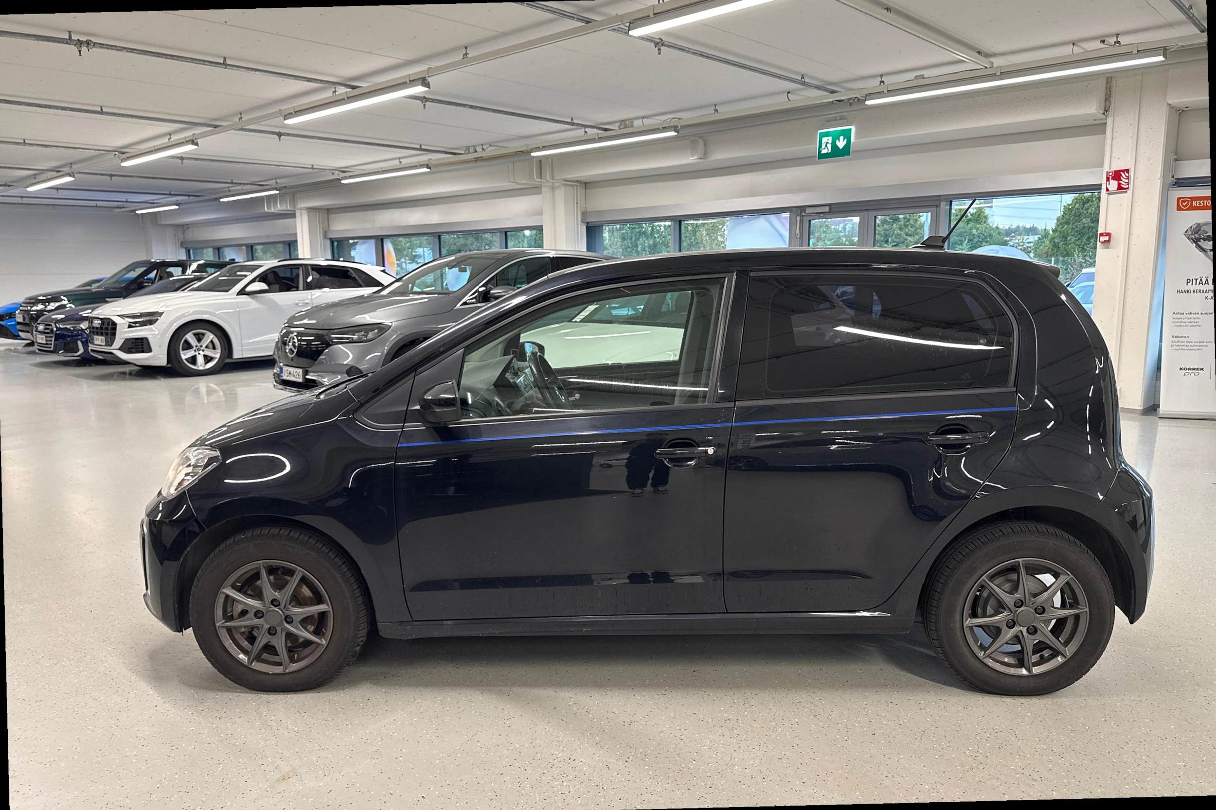 musta Volkswagen up! 2023 kuva 3.