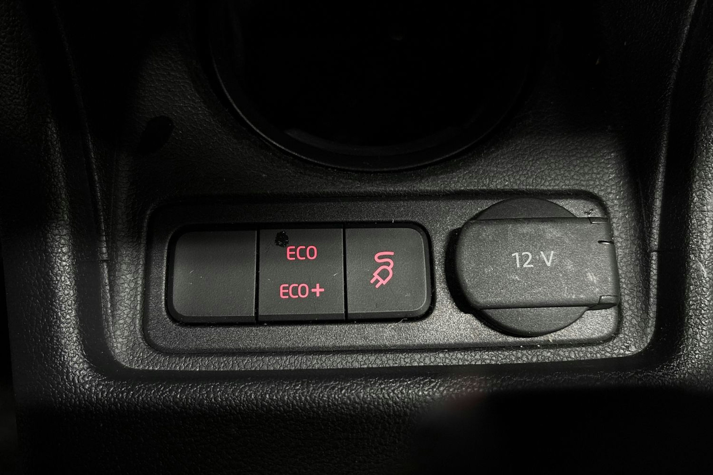 Valkoinen Volkswagen up! 2023 kuva 18.