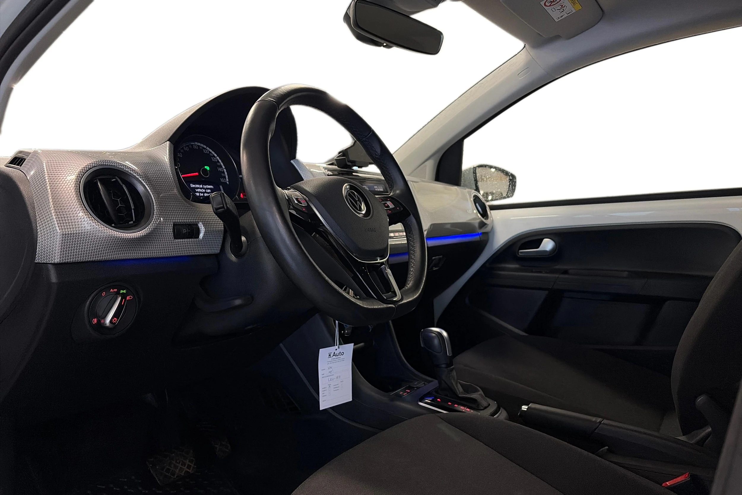 valkoinen Volkswagen up! 2023 kuva 3.
