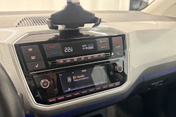 Harmaa Volkswagen up! 2023 kuva 16.
