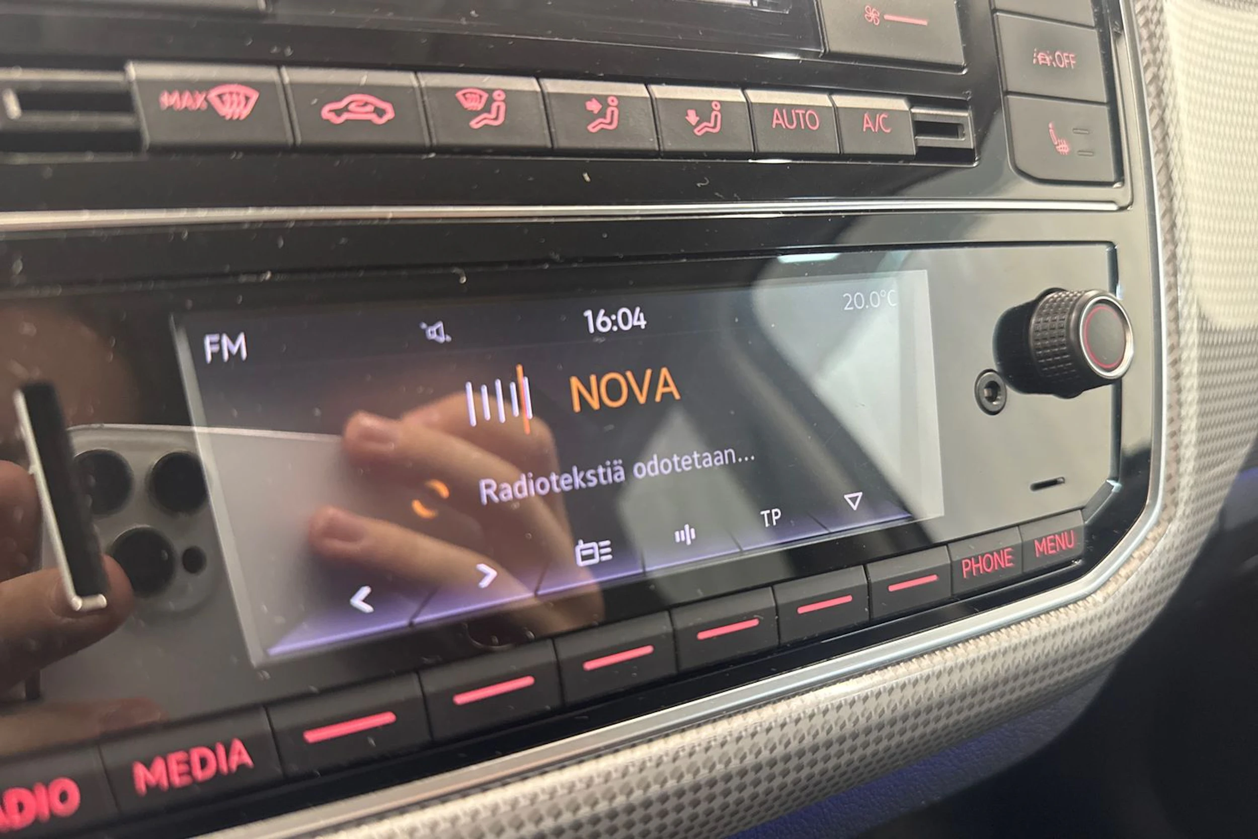 Harmaa Volkswagen up! 2023 kuva 17.