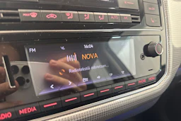 Harmaa Volkswagen up! 2023 kuva 17.