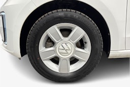 valkoinen Volkswagen up! 2023 kuva 11.