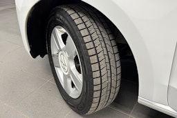 valkoinen Volkswagen up! 2023 kuva 13.