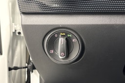 valkoinen Volkswagen up! 2023 kuva 17.