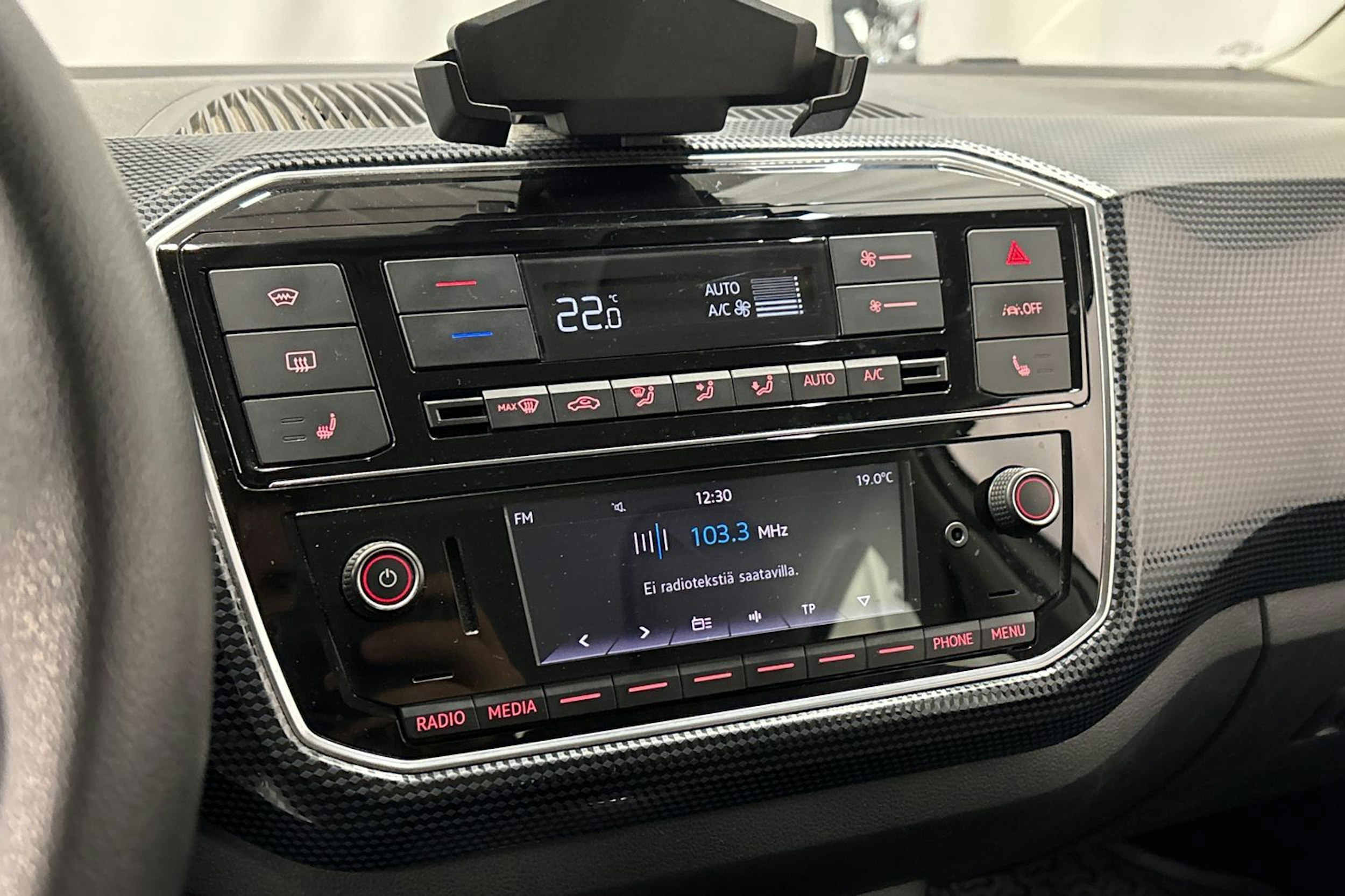 valkoinen Volkswagen up! 2023 kuva 20.