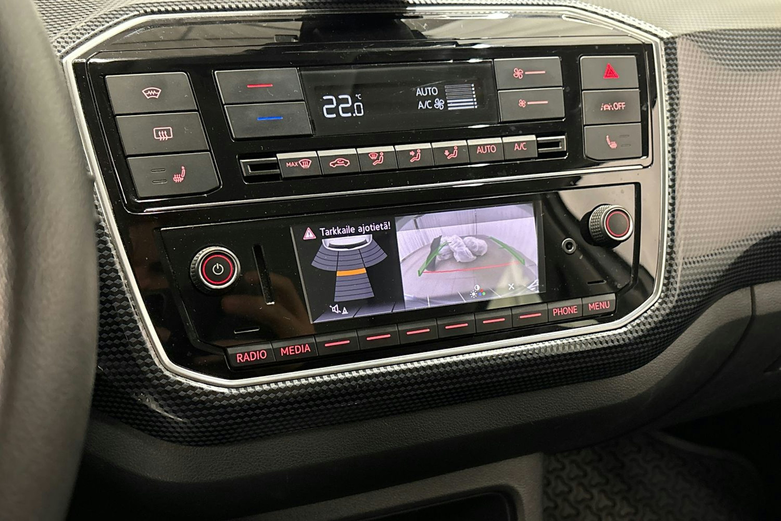 valkoinen Volkswagen up! 2023 kuva 21.