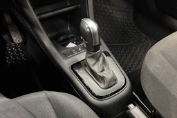 valkoinen Volkswagen up! 2023 kuva 22.