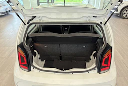 valkoinen Volkswagen up! 2023 kuva 15.